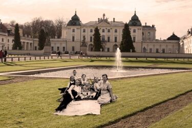 Białostoczanie z lat 30. na ulicach miasta. Niezwykłe spotkanie