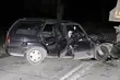 Ford uderzył w nieoświetloną przyczepę. Trzy osoby trafiły do szpitala