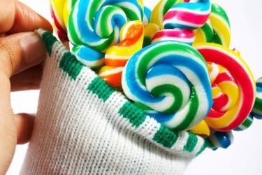 Dziś mikołajki. Co Święty włoży do skarpety?