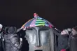 Największa czapka w mieście. Na dachu Opery