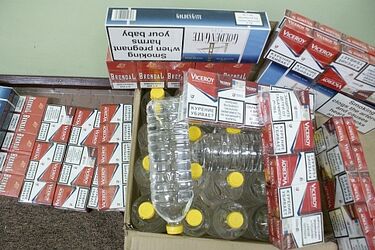 Amfetamina i nielegalne papierosy w mieszkaniu. 23-latka zatrzymana