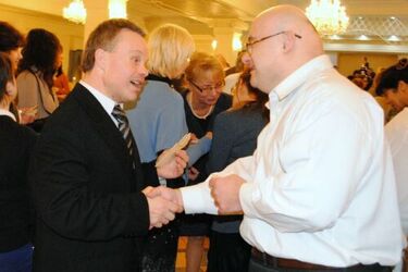 Wspólne kolędowanie i życzenia świąteczne. Spotkanie opłatkowe osób niepełnosprawnych