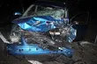 Volkswagen udrzył w ciężarkówę. Ranny kierowca trafił do szpitala