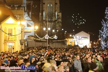 Sylwester z gwiazdami. Tysiące białostoczan na Rynku Kościuszki [ZDJĘCIA]