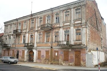 Zabytkowa kamienica przy Dąbrowskiego 14 na sprzedaż