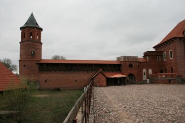 Huk wystrzałów, zapach prochu. Tykociński zamek zostanie odbity z rąk wroga