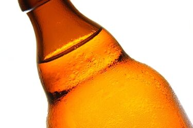 Pobicie w Kleosinie. Sprawcy ukradli 52-latkowi piwo