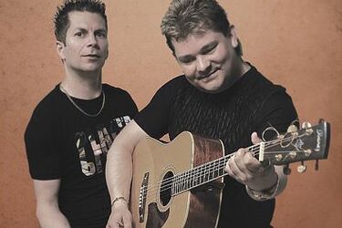 Zabawa karnawałowa z zespołem Akcent