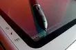 Nowoczesny system w Białymstoku. Doręczyciel korzysta z tableta