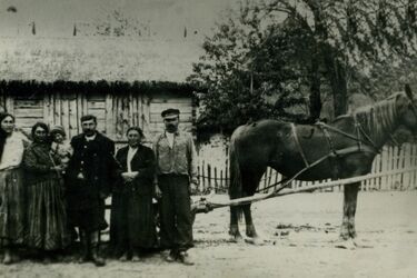 Warsztaty tańców i występ zespołu, czyli niedziela w skansenie