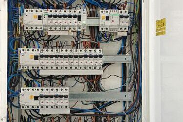 Skomplikowane instalacje elektryczne nie są już problemem