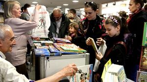 Tłumy osób na Targach Książki. Jest moda na czytanie [ZDJĘCIA]