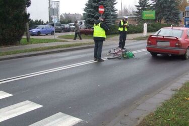 Ul. Kopernika. Kierowca potrącił pieszego, ale twierdzi, że to jego wina