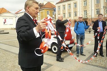 Maluch, balony i ogromny łańcuch. Atrakcje na majowy weekend  