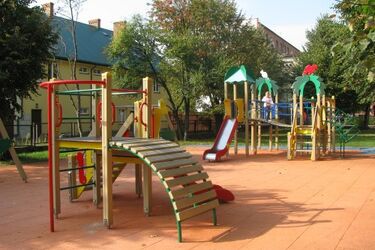 Ma być bezpiecznie i czysto. Strażnicy miejscy ruszyli na place zabaw