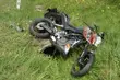 Motocykl uderzył w dostawczaka. 17-latek trafił do szpitala