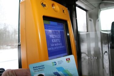 Klikania w autobusach nie będzie. Miasto zniesie obowiązek - to już pewne
