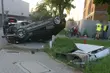 Dachowanie BMW. Ranna 19-latka trafiła do szpitala