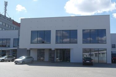 Spożywczy dyskont na Madro? Na razie przeprowadziła się tam znana szkoła tańca 