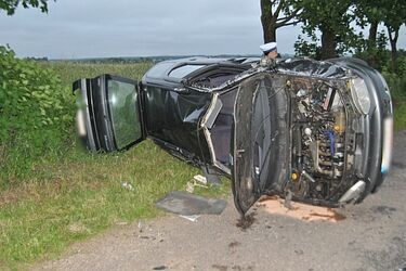 Wymuszenie pierwszeństwa. Fiat dachował