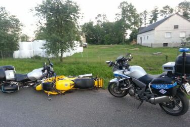 Uciekał przed pościgiem i chciał przejechać policjanta. Szalony motocyklista zatrzymany