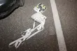 Ukradł kasetkę. Złodziej wpadł pod audi