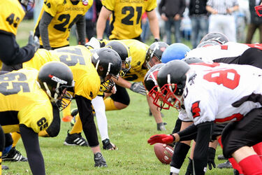 Futbol amerykański. Mustangi bezradne w spotkaniu z Lowlanders
