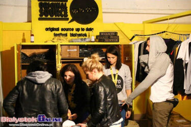 Original Source Up To Date szuka wolontariuszy