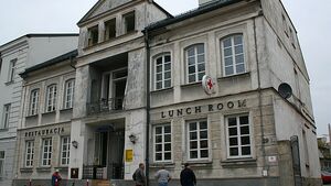 Pałacyki, kamienice i gmachy. Spacer po ul. Warszawskiej 