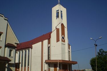 Kościoły pustoszeją. Liczba wiernych na mszach spadła