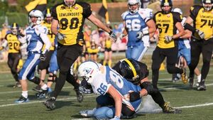 Futbol amerykański. Lowlanders rozgromili Falcons i zagrają w Toplidze! [ZDJĘCIA]
