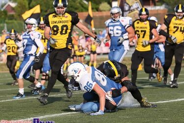 Futbol amerykański. Lowlanders rozgromili Falcons i zagrają w Toplidze! [ZDJĘCIA]