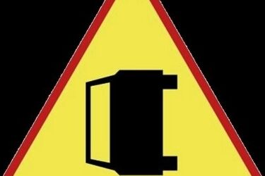 Nie żyje młoda kobieta. Auto spadło z dużej wysokości