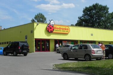 W Biedronce zapłacisz kartą. Już w blisko 2 tysiącach sklepów