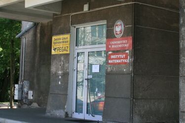 Do trzech razy sztuka. Znaleźli się chętni na nieruchomości UwB