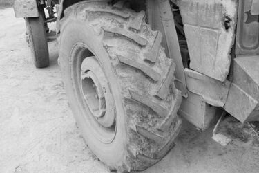 Śmiertelny wypadek. Mężczyzna wypadł z ciagnika, potem został przejechany