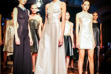 Fashionable East otwarte. Wielki namiot stanął przed Teatrem Dramatycznym [ZDJĘCIA]