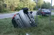 Zderzenie peugeota ze skodą. Trzy osoby w szpitalu