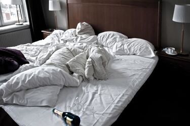 Bawił się w hotelach na całego. Znikał, kiedy trzeba było zapłacić 