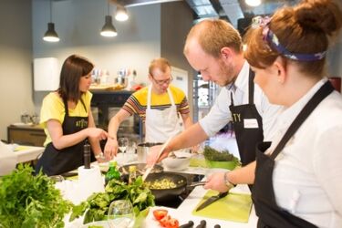 Powstało nowe studio kulinarne. Atuty uczą gotowania i bawią