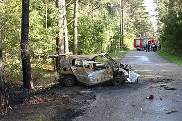 33-latek zginął w płonącym samochodzie