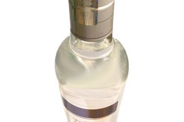 Policjanci ostrzegają przed oszustem, który wyłudza pieniądze