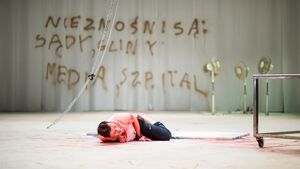 Ile zostało z "Dziadów"? Teatr Dramatyczny mierzy się z Mickiewiczem [ZDJĘCIA]
