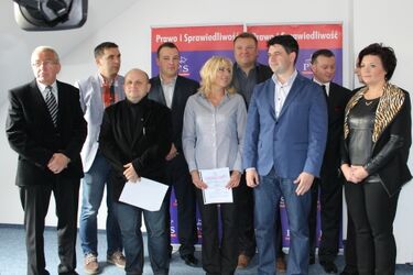 Urzędnicy płacą na komitet Truskolaskiego. PiS: to haracz albo mobbing