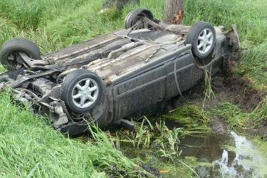 Pijana kobieta wjechała do rowu. Miała ponad dwa promile