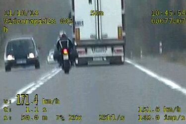 Brawurowe wyczyny podlaskich kierowców. Wszyscy stracili prawo jazdy [WIDEO]