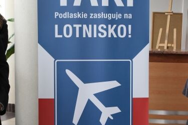 Już 40 tys. podpisów pod wnioskiem o referendum ws. lotniska