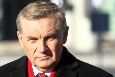 Truskolaski hojnie nagradza urzędników. Niektórzy twierdzą, że ma to związek z wyborami