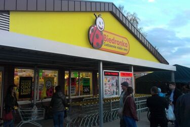 Ceny żywności spadają. Biedronka ma spory problem