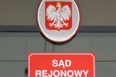 Sąd nakazał uzupełnienie materiału dowodowego ws. profanacji zwłok